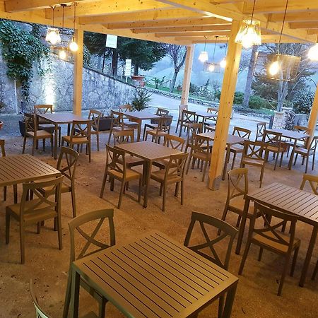 Hotel Pineta Ristorante Country House In Fabriano Campodonico  Exterior foto