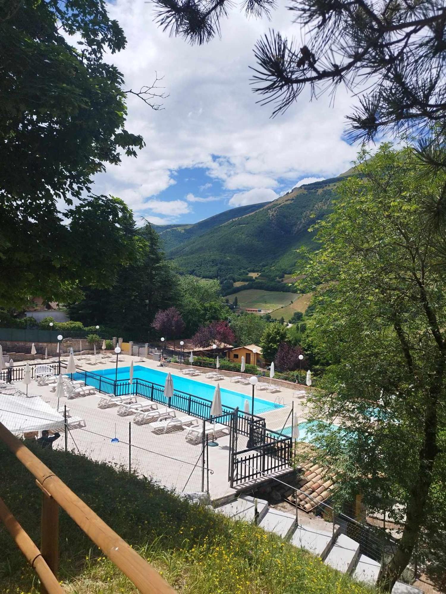Hotel Pineta Ristorante Country House In Fabriano Campodonico  Exterior foto